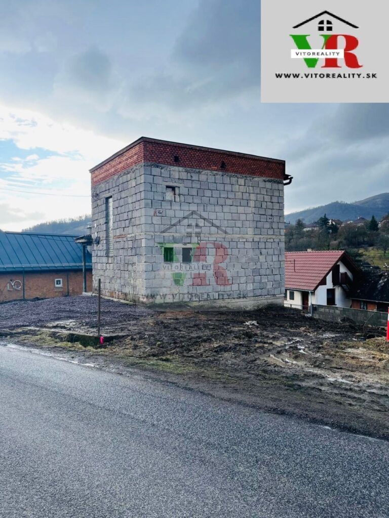 Vendesi casa unifamiliare in via Moyzesova a Nová Baňa – foto 4
