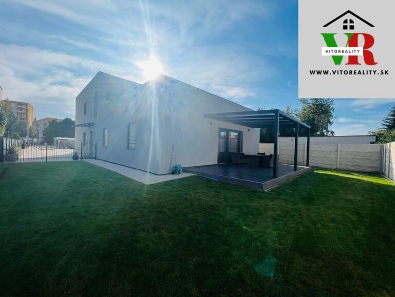 Doppelhaus mit 120 m² plus Garten von 200 m², drei Parkplätze, davon einer überdacht – Foto 3
