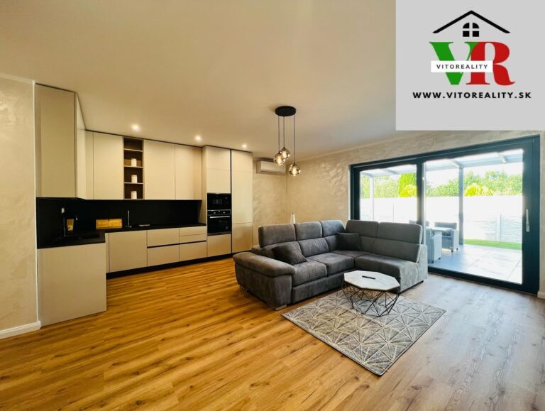 Doppelhaus mit 120 m² plus Garten von 200 m², drei Parkplätze, davon einer überdacht – Foto 5