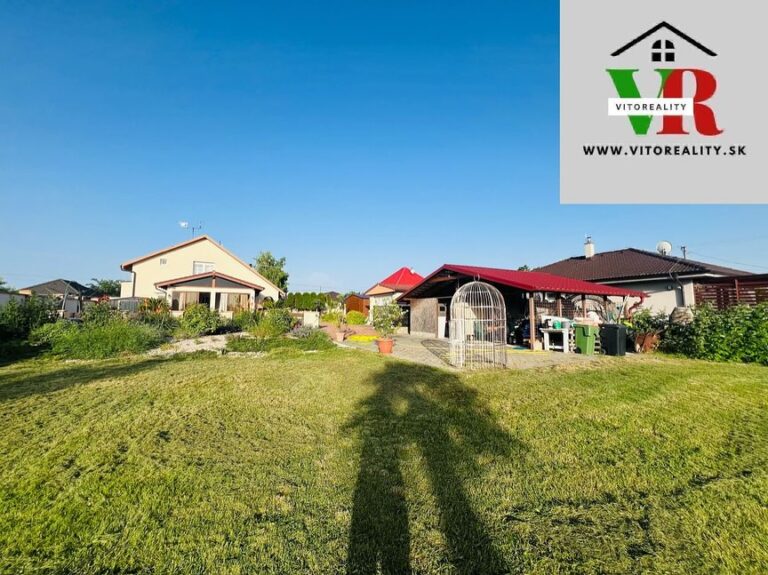 Affittasi villa familiare con piscina e garage doppio in zona tranquilla a Komjatice – foto 5