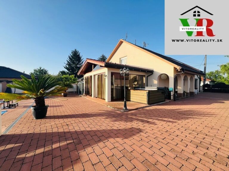 Affittasi villa familiare con piscina e garage doppio in zona tranquilla a Komjatice – foto 2