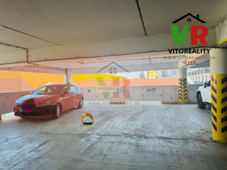 Garážové státia v garážovom dome v centre mesta na Coboriho ulici