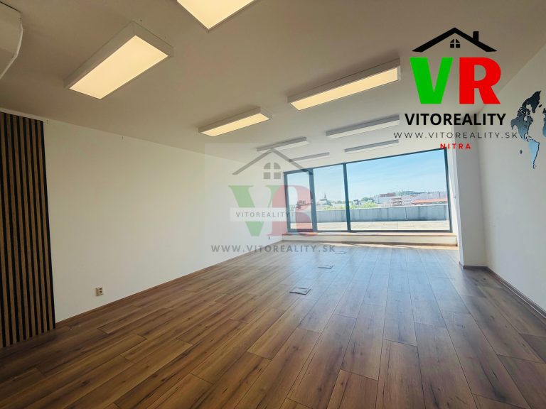 Kancelárske administratívne priestory s rozlohou 194m2 s terasou, s výhľadom na mesto, 2 garážové státia