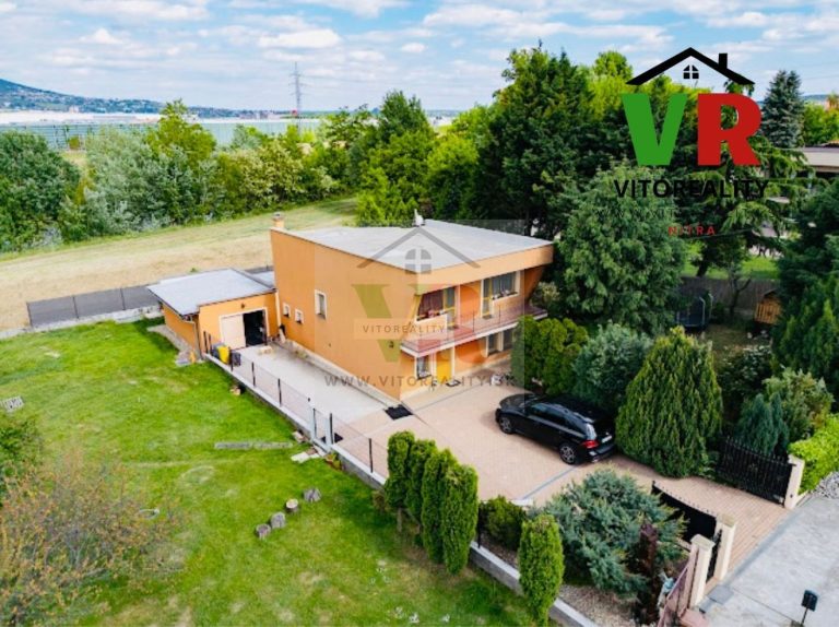 Rodinný dom kompletne rekonštruovaný, s pekným pozemkom s rozlohou 1050 m2