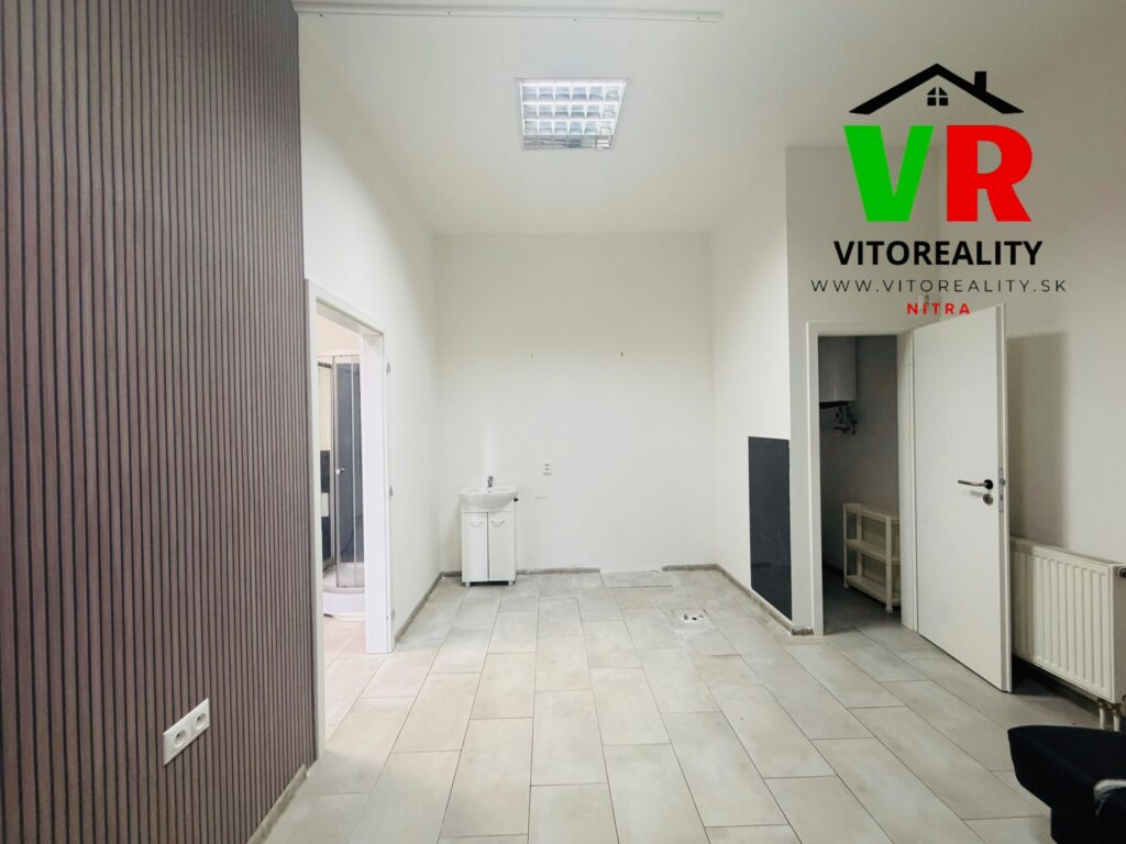 40 m² retail space suitable for various services – hairdresser, beauty salon, massage and more – photo 1